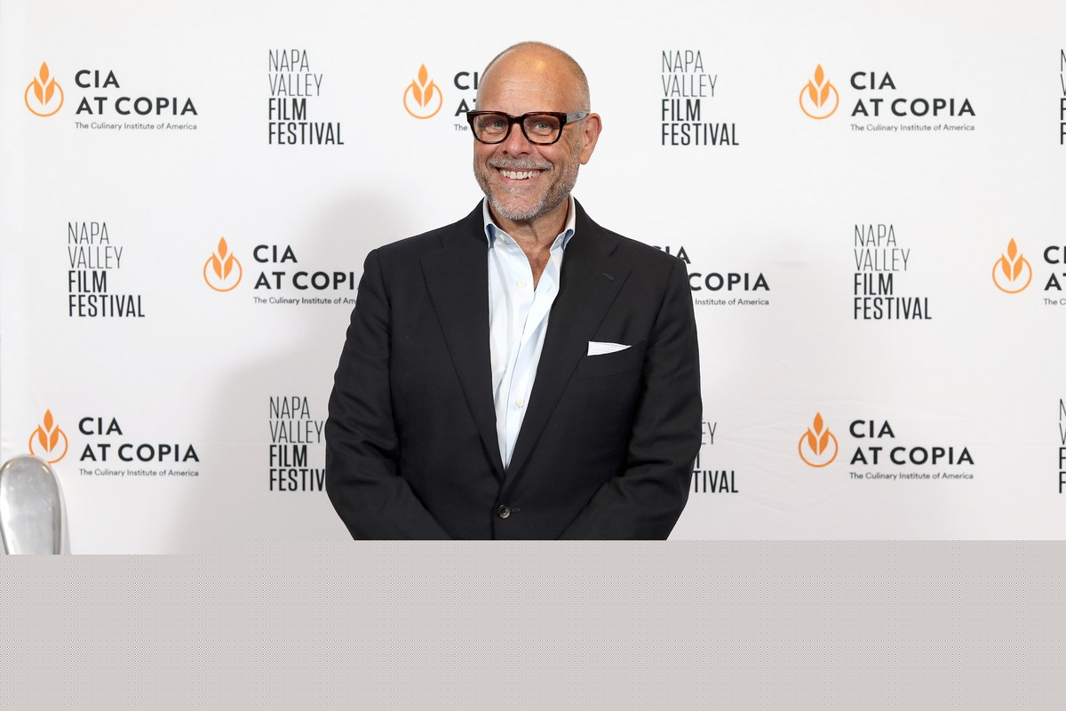 Good Eats Creator Alton Brown Is Coming to Sioux Falls This Fall