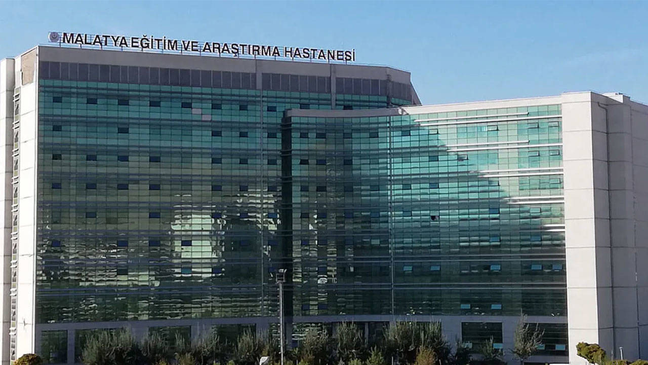 Malatya'da freni arızalanan kamyon 15 araca çarptı: 3 kişi yaralandı