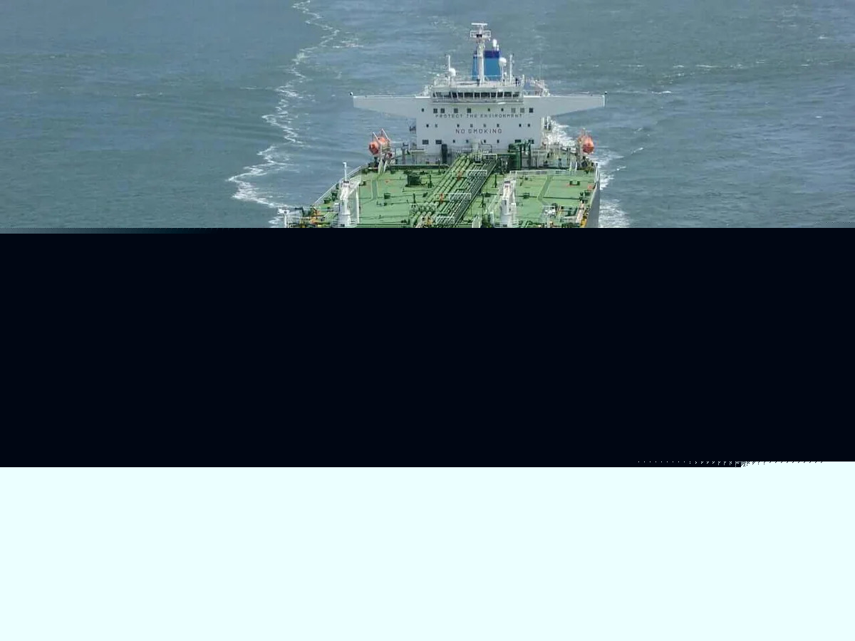 Crude Oil Prices Drop on Increased Traffic Through Strait of Hormuz
