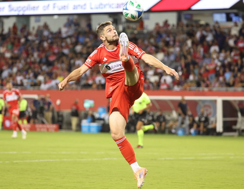 Mihailovic scores late in stoppage time to rally Toronto to 2-2 draw with Fire