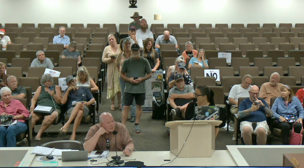 Manse Tech rep speaks at water board meeting
