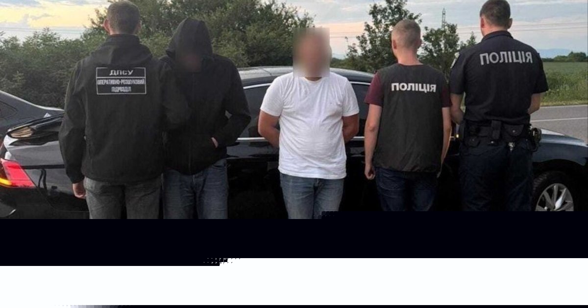 Правоохранители раскрыли 2 канала незаконной переправки лиц через государственную границу на Закарпатье. ФОТОрепортаж