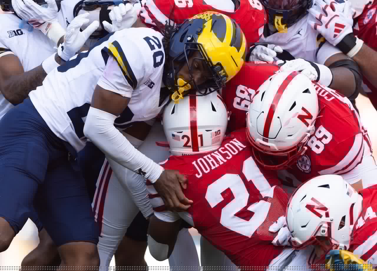 Idle Michigan falls in AP Top 25, college football rankings