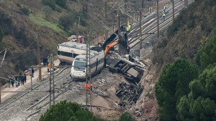 Así reclamaba Óscar Puente en 2016 responsabilidades políticas por el accidente del Alvia