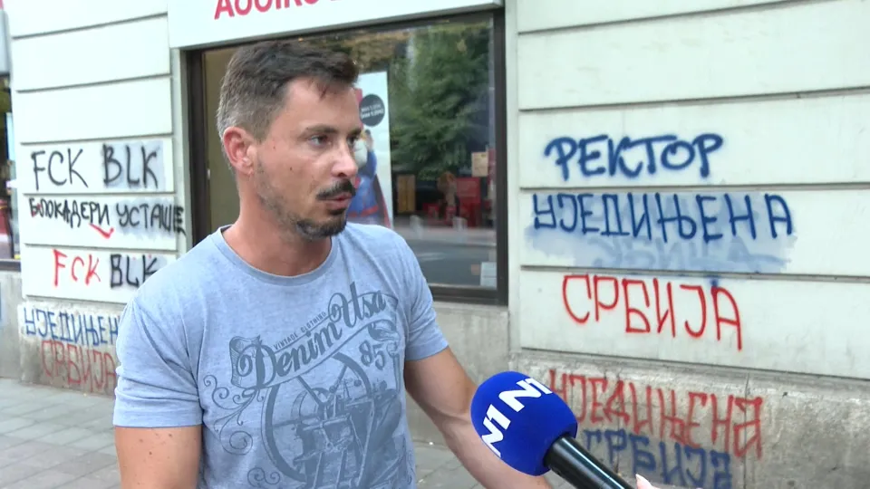 Pretučeni profesor Stevan Filipović pita: Kako je moj otet telefon "prošetao" od MUP-a do Uroševca?