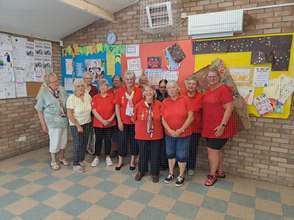 Officers from Headless Cross SNT visit Redditch Trefoil Group
