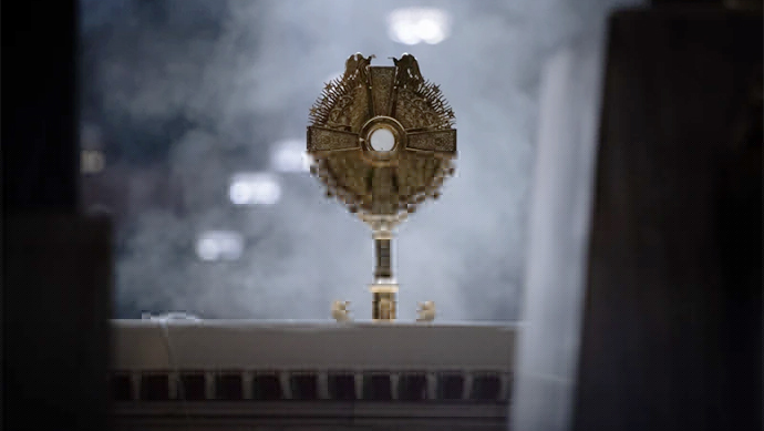 Study: ‘Traditional liturgical experiences predict stronger belief in the Real Presence’