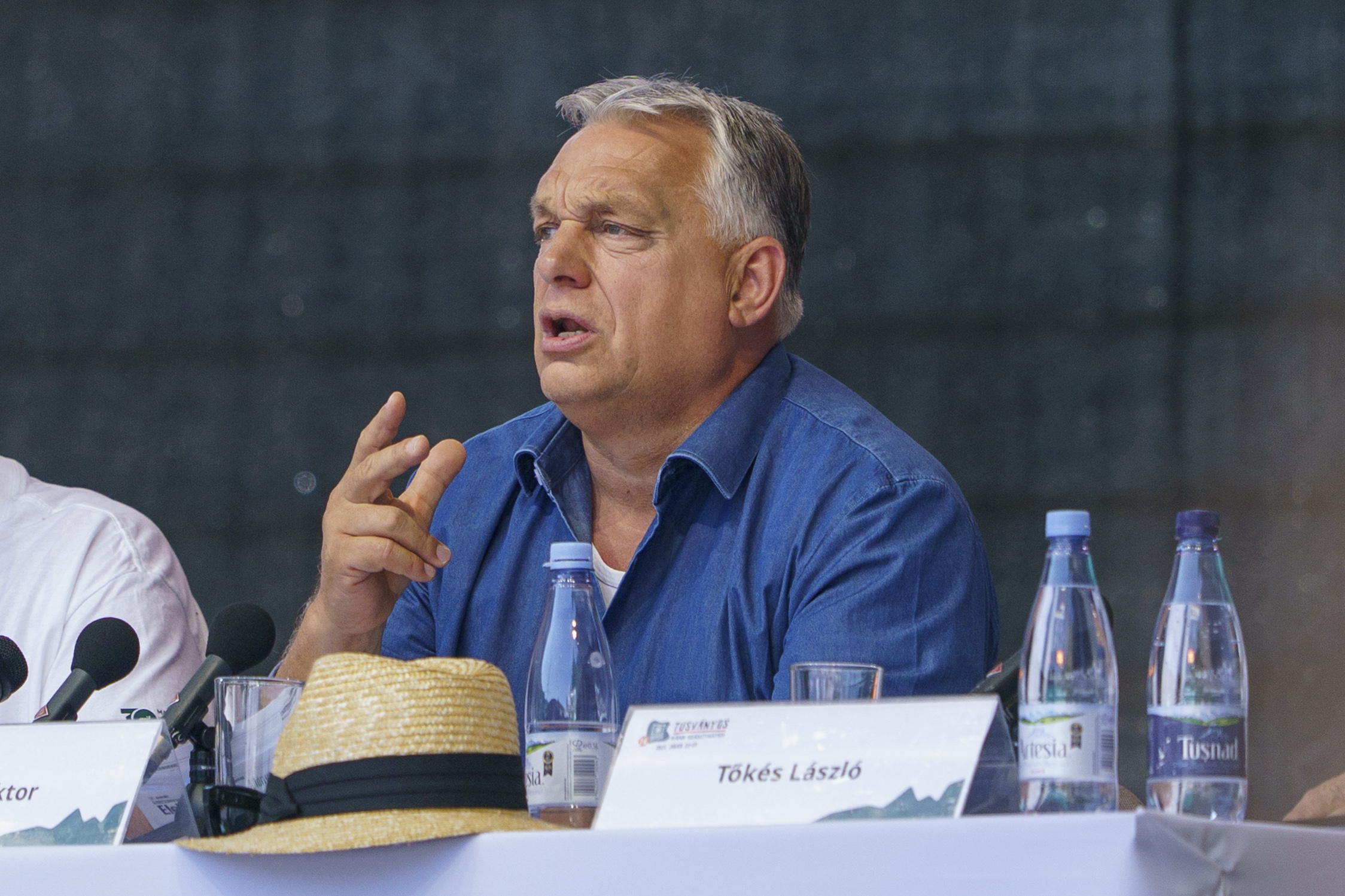 Viktor Orbán vrea să strângă semnături împotriva „planurilor de război” ale Bruxelles-ului