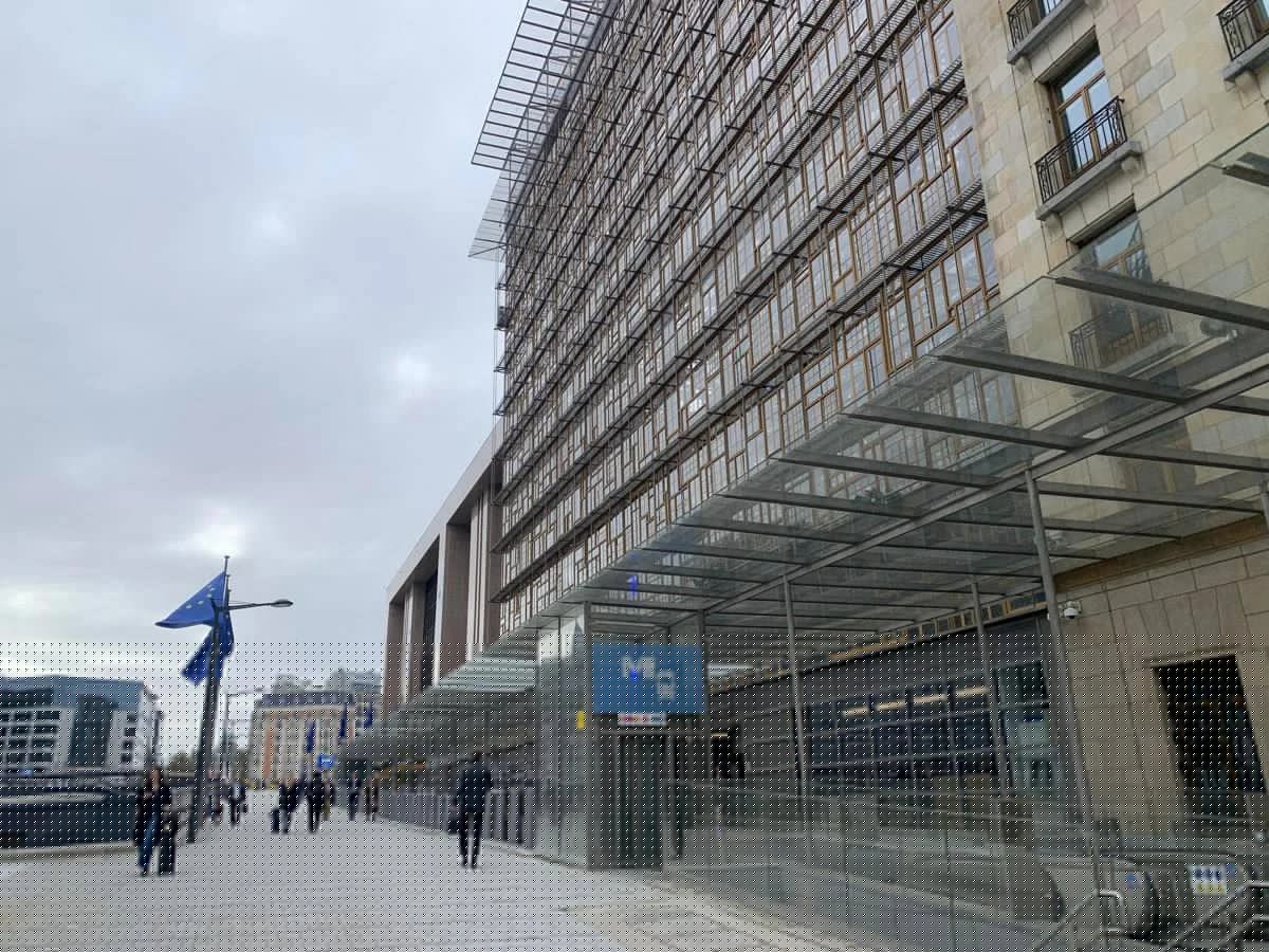 Ue, accordo sul 21esimo pacchetto sanzioni contro Russia: stretta su petrolio, finanza e flotta ombra