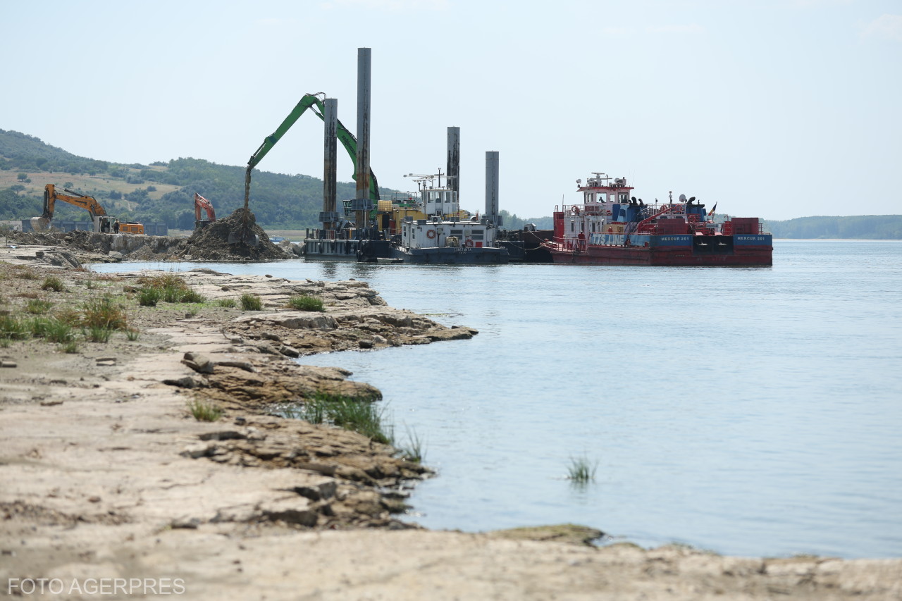 Operațiunea de scufundare a barjelor pe Dunăre a fost finalizată