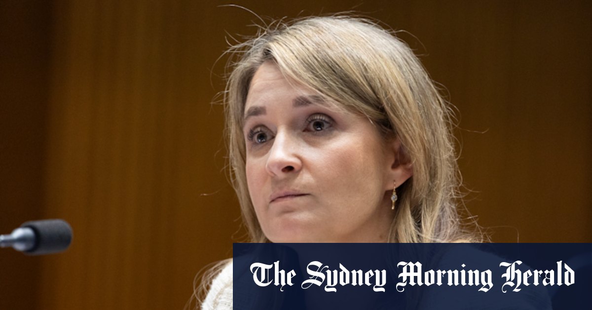 Optus scrambles to recruit outside help