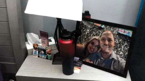 Acusado de matar esposa nos EUA nega crime e admite traição com babá brasileira, também suspeita no caso