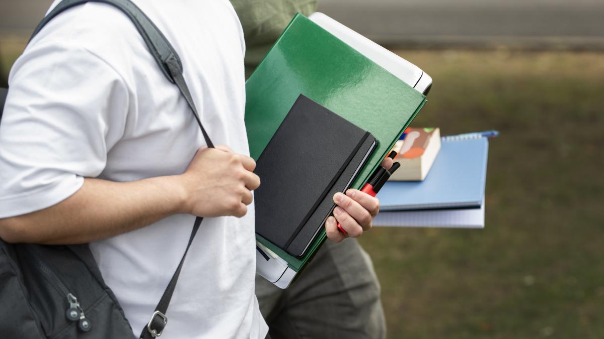 Inteligența artificială schimbă regulile în universități. Prof. univ. dr. Marian Preda propune o nouă abordare a evaluării studenților  / video