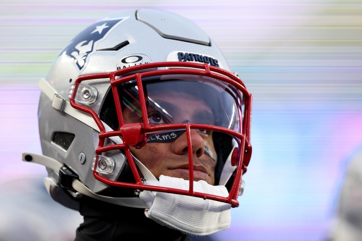 Christian Gonzalez holding off on signing a record Patriots offer, keeping his reasons privat
