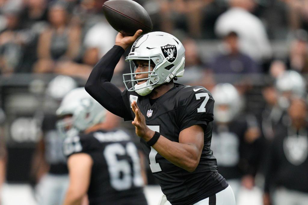 Raiders’ Pete Carroll stands by Geno Smith despite costly interceptions