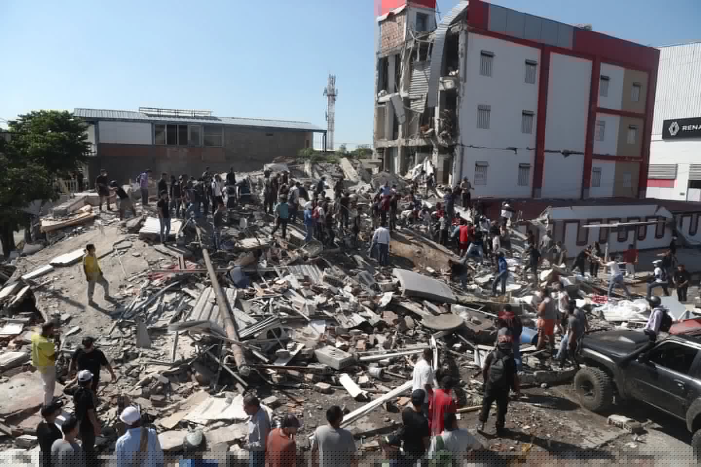 Colombia earthquake rescuers race to find survivors in rubble as death toll rises to at least 181