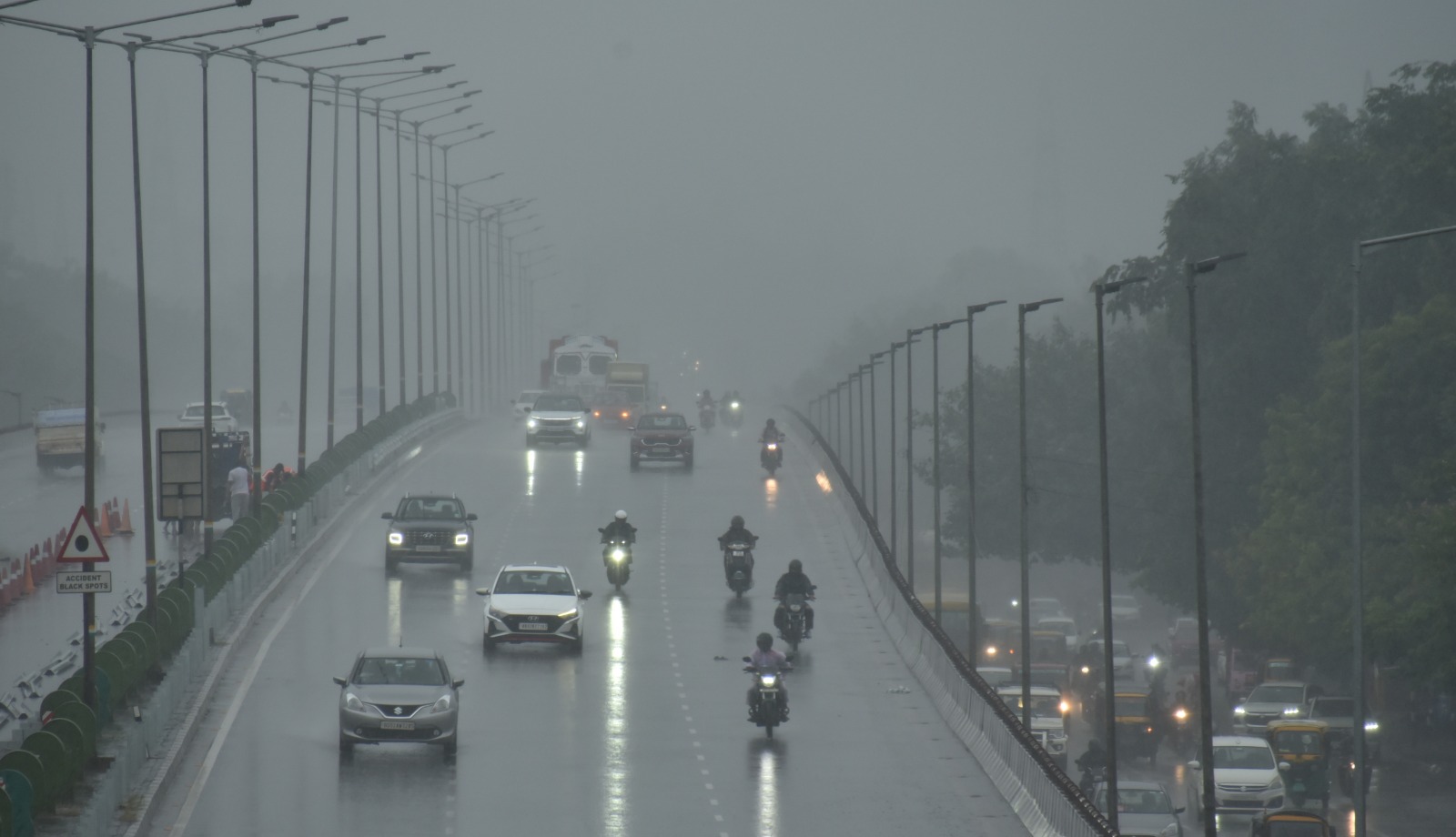 Heavy rain batters Odisha as deep depression nears coast