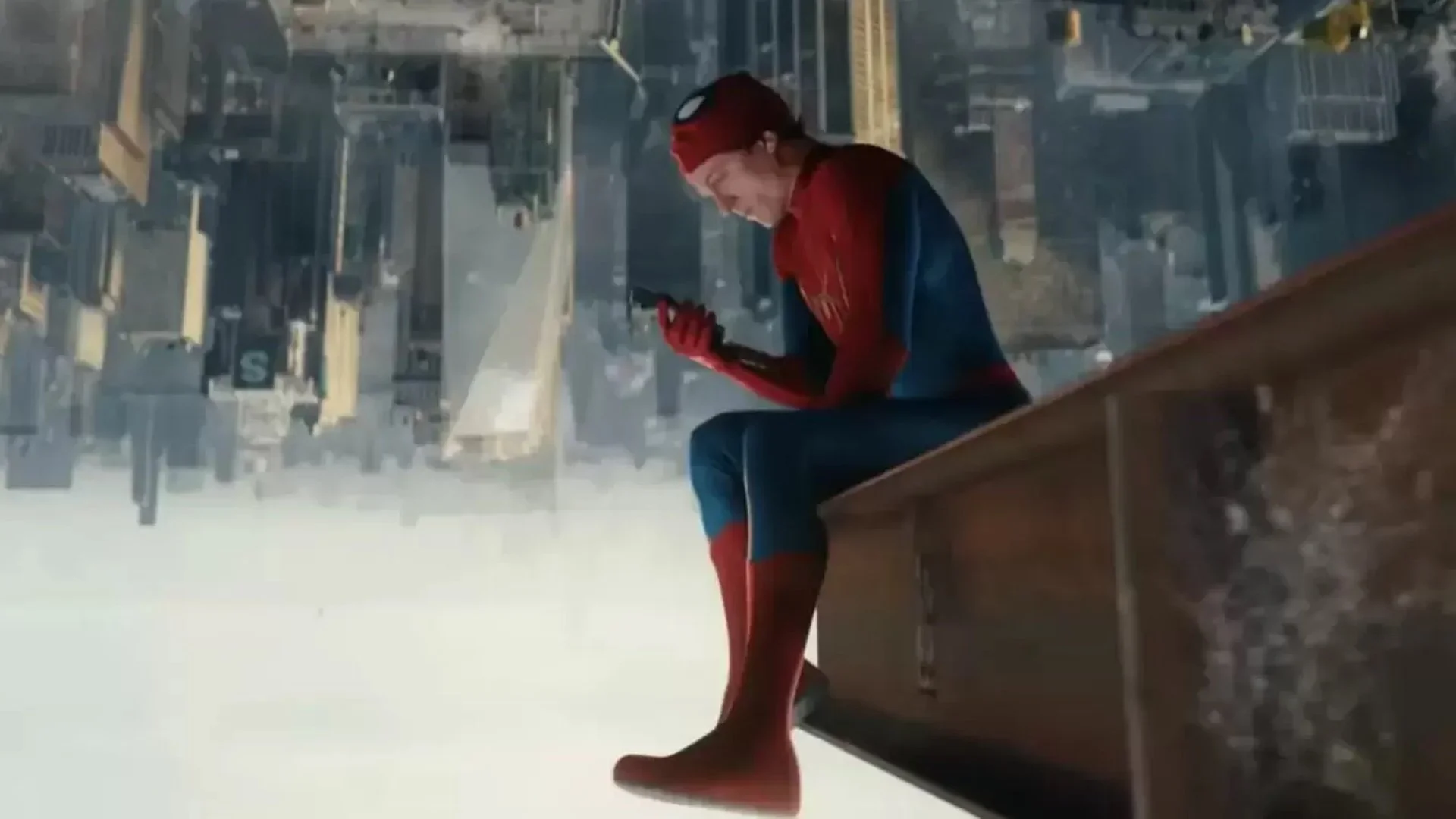 Tom Holland Teases the Long-Term Spider-Man Plan to "Pass the Baton"