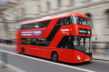 'Hero' London bus driver sacked after chasing and knocking out necklace thief