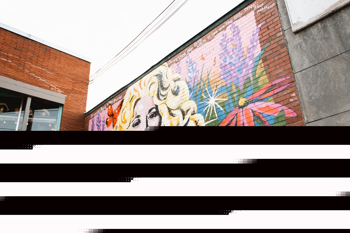 Dolly Parton Mural Vandalized In Nashville