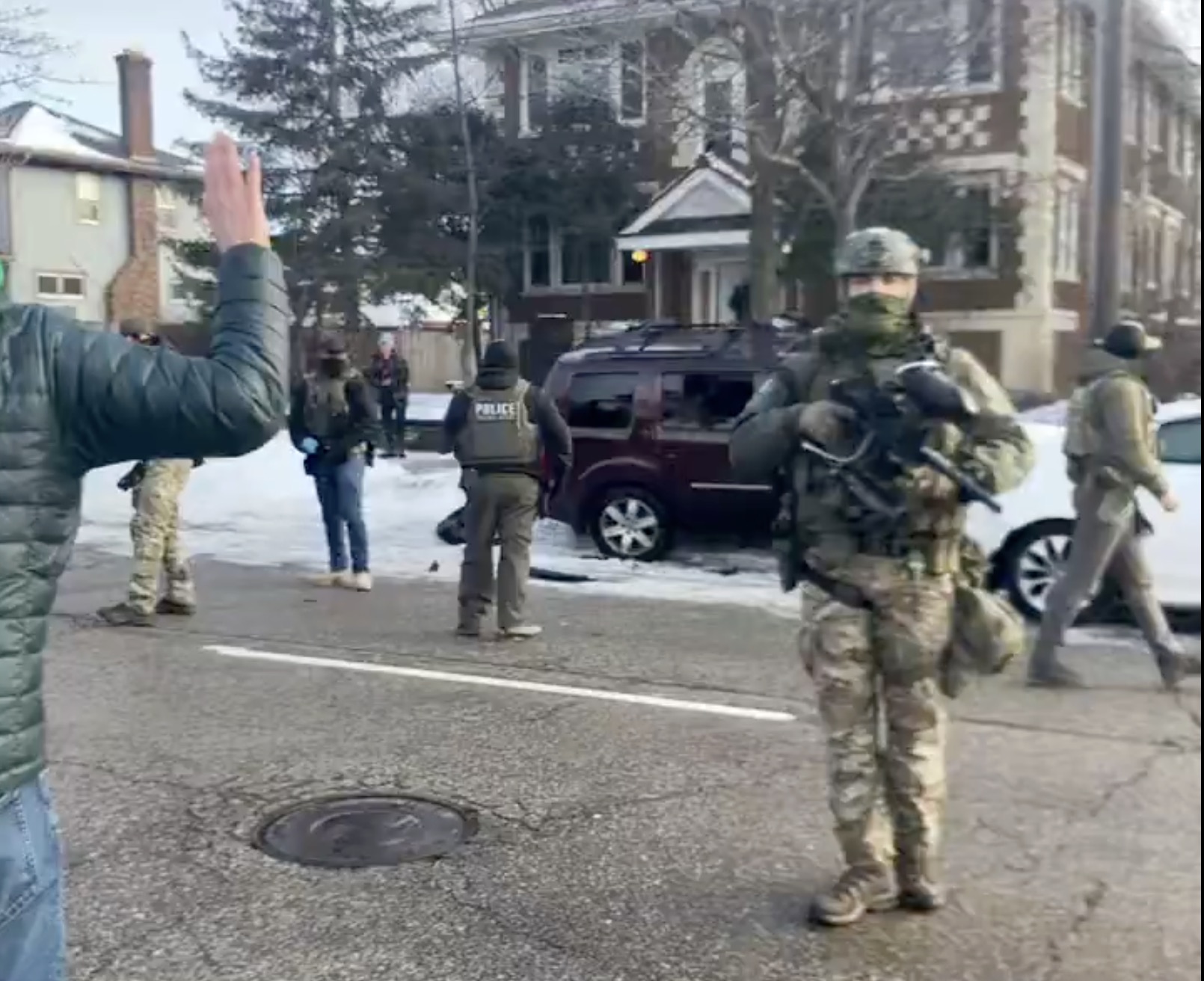 Ofiţerii serviciului de imigraţie şi vămi din Minnesota, instruiţi să evite interacţiunea cu „agitatorii” / Uciderea a două persoane de către ofițerii ICE a stârnit proteste de amploare în Minneapolis şi în alte oraşe americane