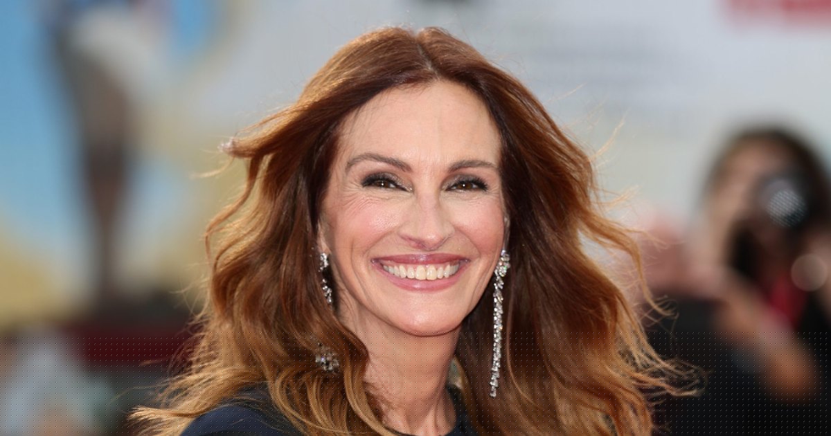 Julia Roberts' Ballet Flats Are Basically Classy Slippers — The Look
