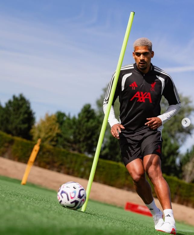 REDS’ NEW ROCK - Liverpool sign centre-back Araujo on loan from Barca