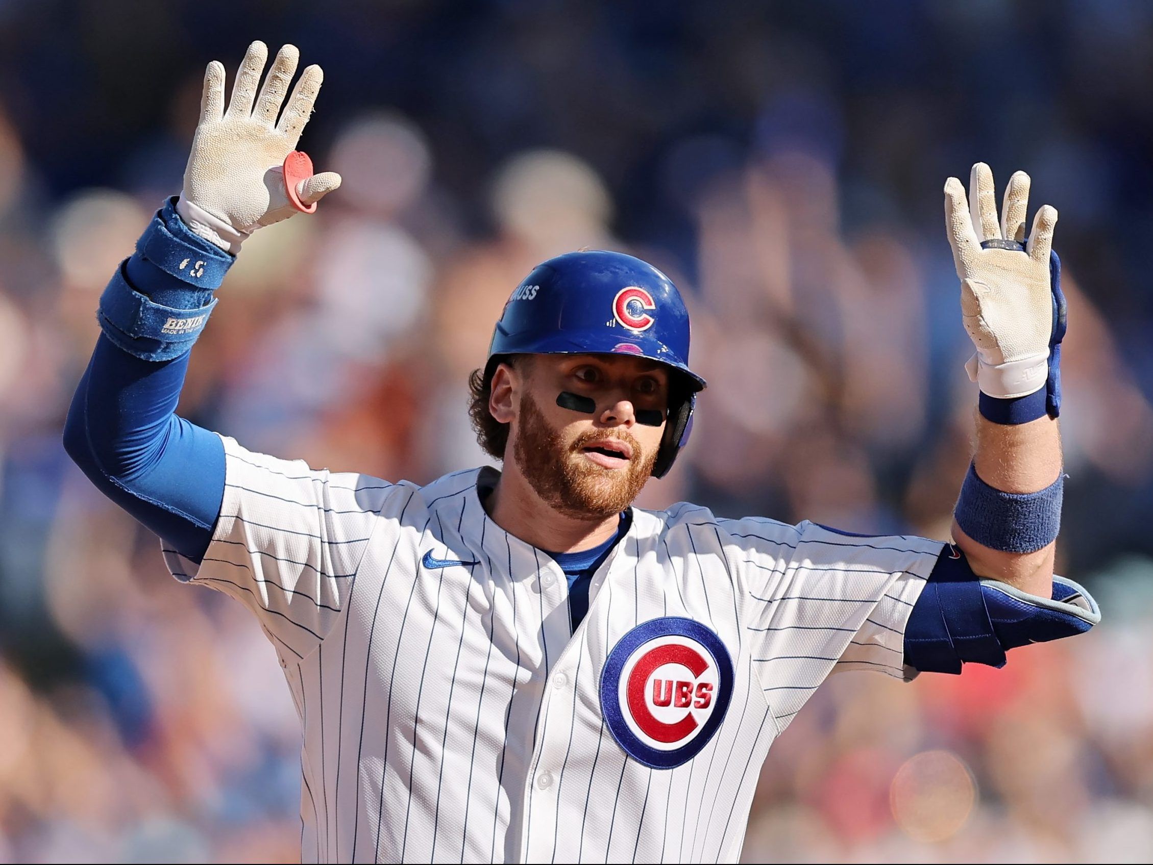 Suzuki, Kelly hit back-to-back homers as Cubs top Padres in playoff opener