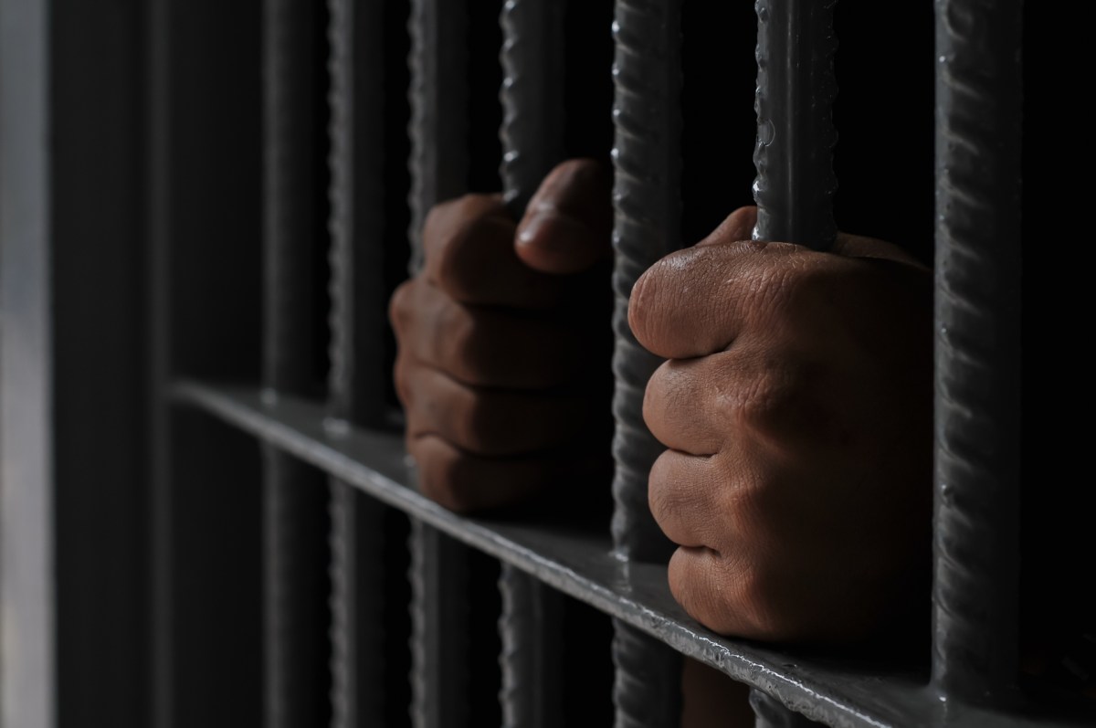 Legisladores inspeccionaron cárcel de Nassau antes de que entre en vigor ley que limita la detención migratoria