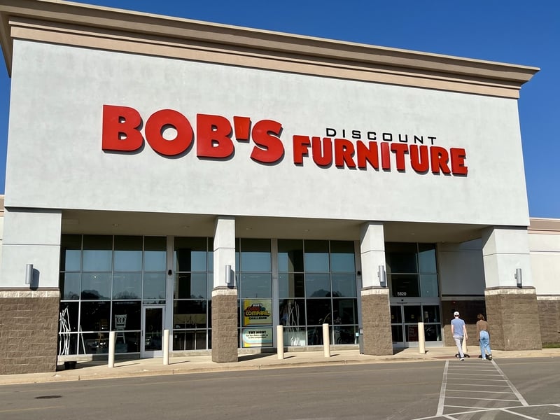 Value Retail Gains Momentum: High-Income Shoppers Trade Down as Home Goods Sector Faces Macro Headwinds (Video)