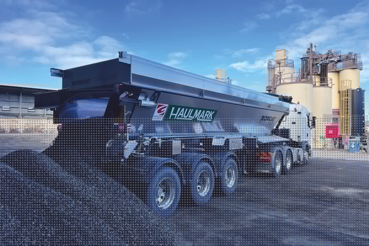 Live bottom trailers making unloading safer and easier