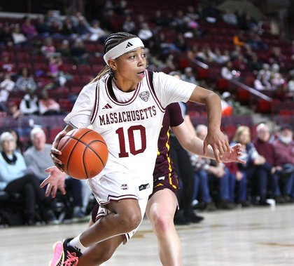 Yahmani McKayle leads UMass women’s basketball past Ohio