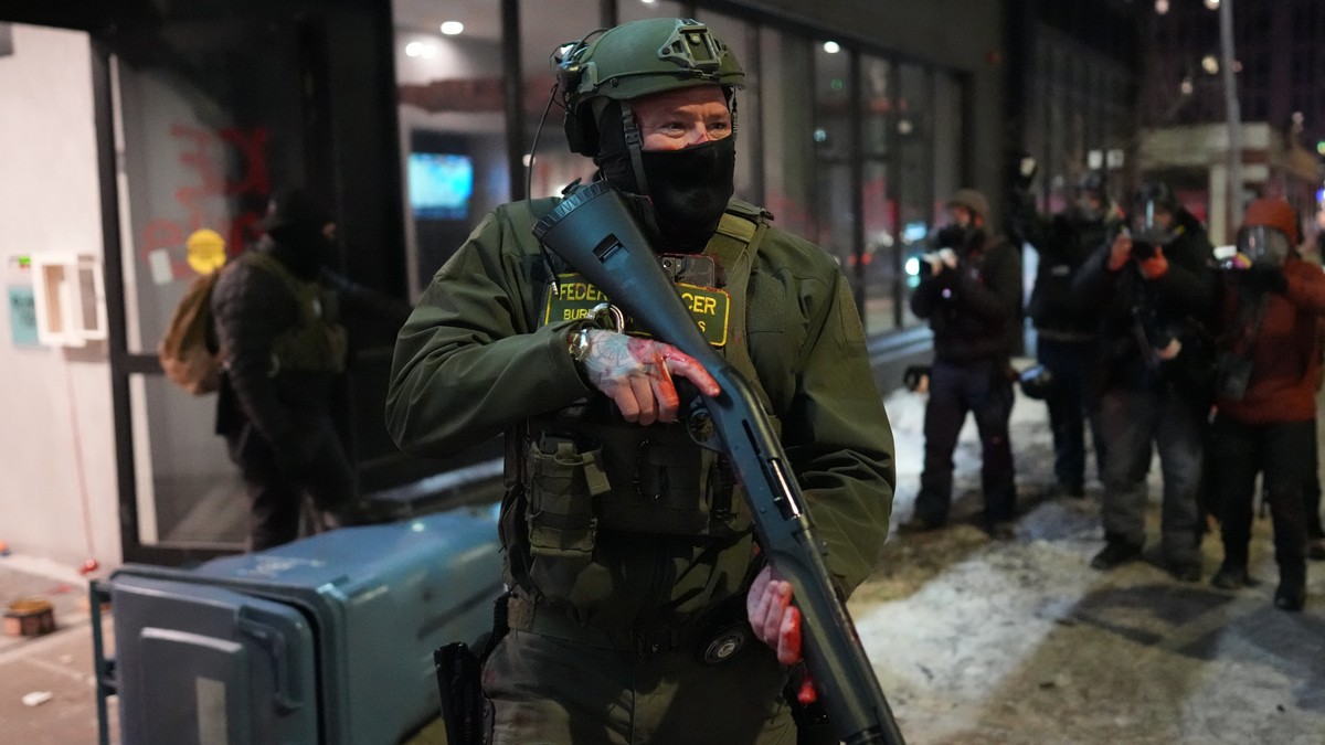 Brus Springstin objavio pesmu o Mineapolisu kao odgovor na "TEROR DRŽAVE", a Njujorker ŠOK NASLOVNU STRANU