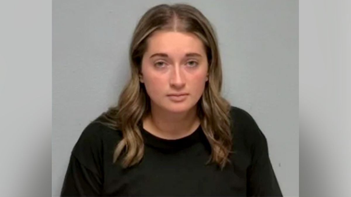 Kentucky middle school teacher accused of crossing the line with student, arrested under new anti-grooming law