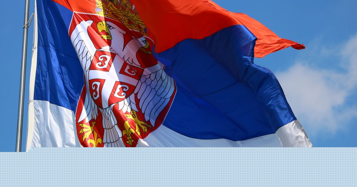 SKANDALOZNO Kod Otočca zapaljena zastava Srbije!