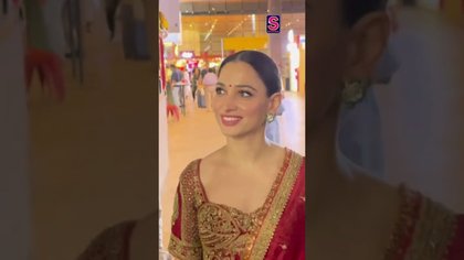 Tamannaah Bhatia lights up Navratri with her radiant smile and festive glow!