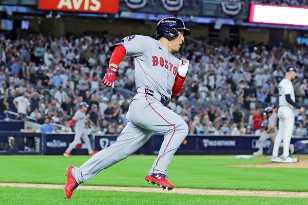 Red Sox rally off Yankees’ bullpen, capture Game 1