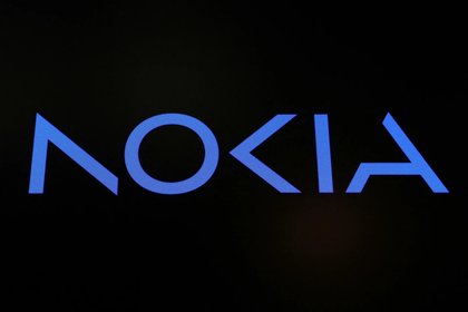 Nokia chair to step down, AI push supports Q4 profit