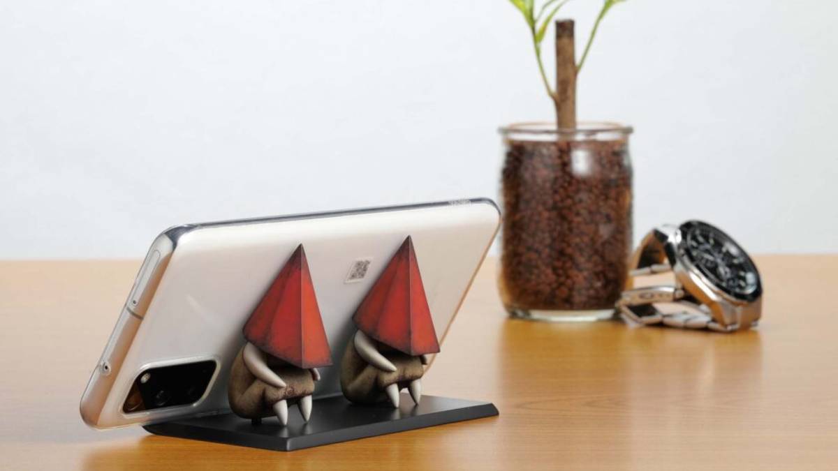 Gecco Releasing Silent Hill 2 Pyramid Head Phone Stand