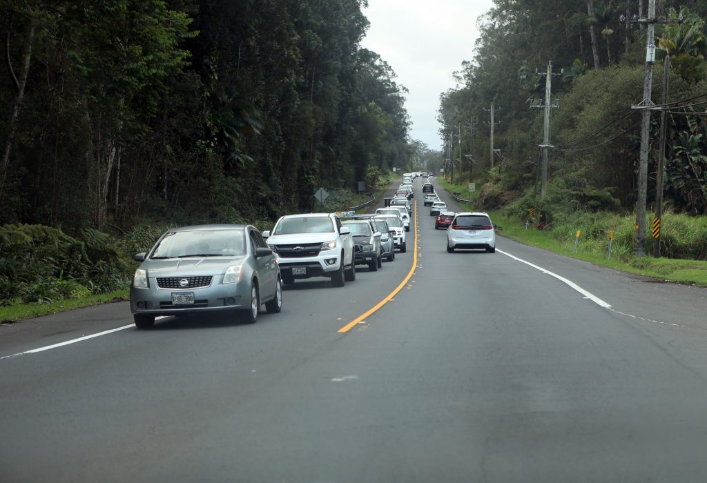 One lane open on Old Mamalahoa Highway after utility lines block roadway