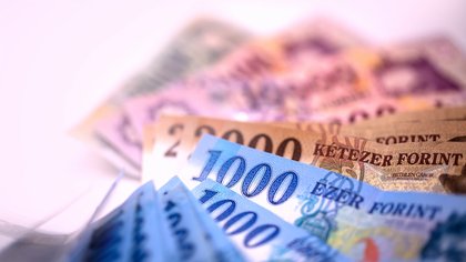 Érkezik az egyik legfontosabb magyar adat – Mit csinál a forint?