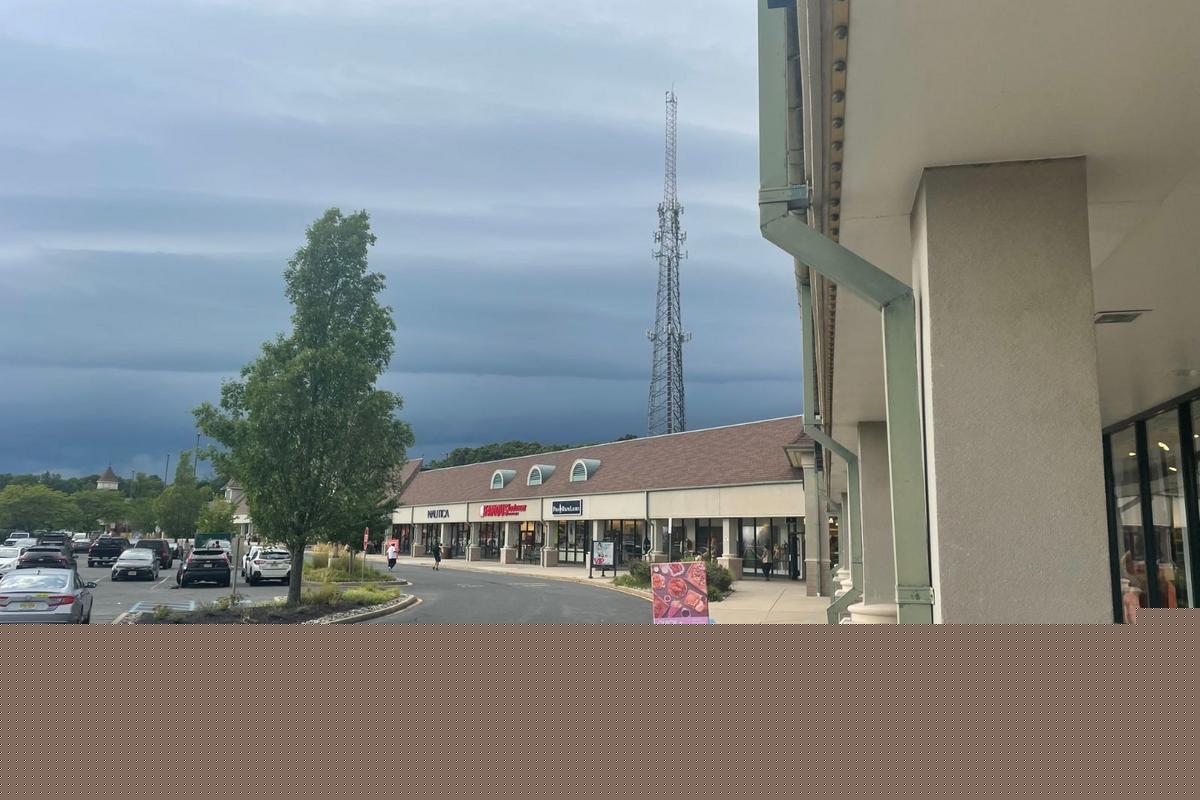 This is the best time of day to shop at the Outlets in NJ
