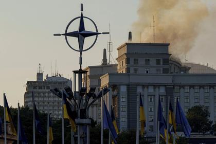 Russia assaults Ukraine with over 800 drones and decoys, the largest such attack in the war