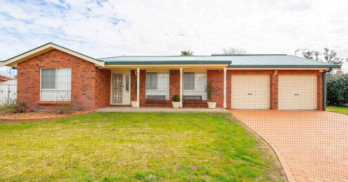 Dubbo home: Renovated family value in a short cul-de-sac