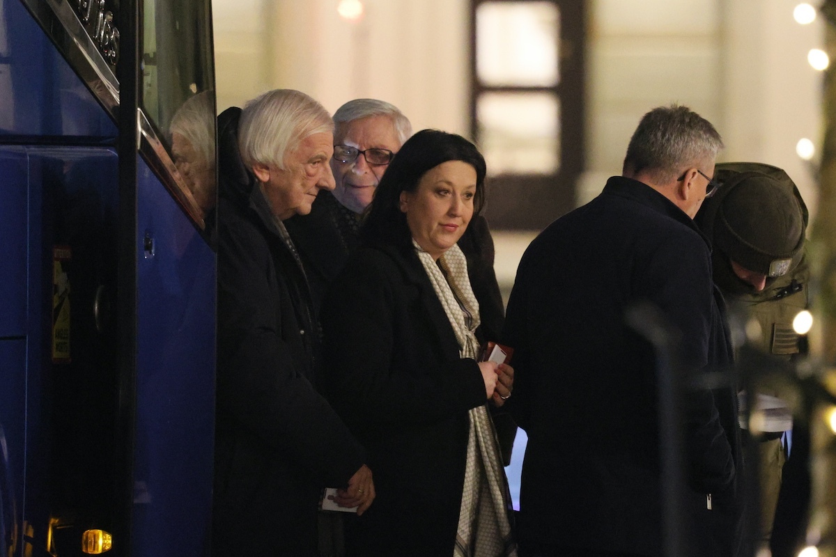 Dwa etapy spotkania klubu PiS z prezydentem Nawrockim