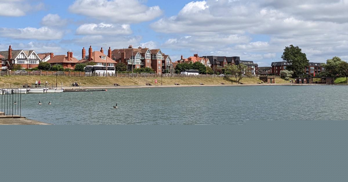 Urgent warning issued for Lancashire lake as suspected algal bloom reported