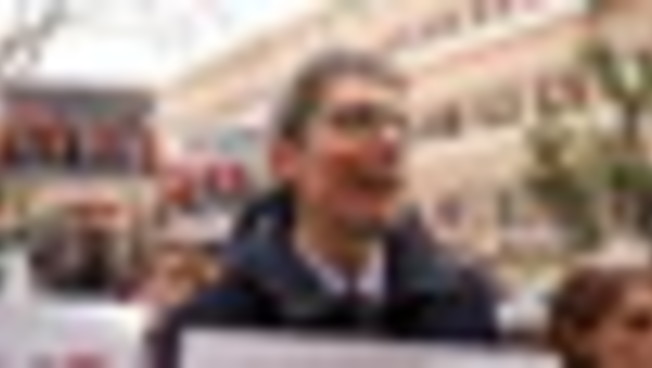 Giochi, protesta "No ICE in Italy" davanti all'ambasciata Usa a Roma