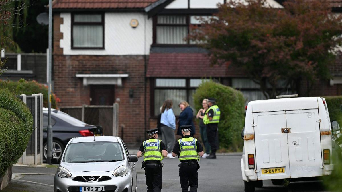 Deadly terrorist attack at Manchester synagogue; 2 killed, several injured