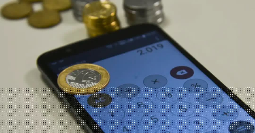 Inflação pode levar salário mínimo de 2027 para perto de R$ 1.750