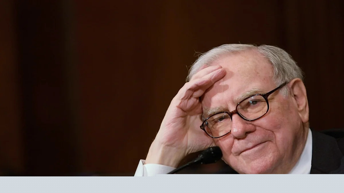 How to Create Warren Buffett’s 90/10 Portfolio, But With an 11% Yield